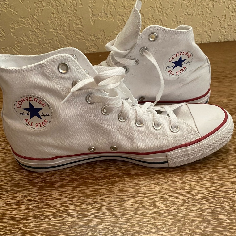 High Top White Converse men’s 9 Women’s 11